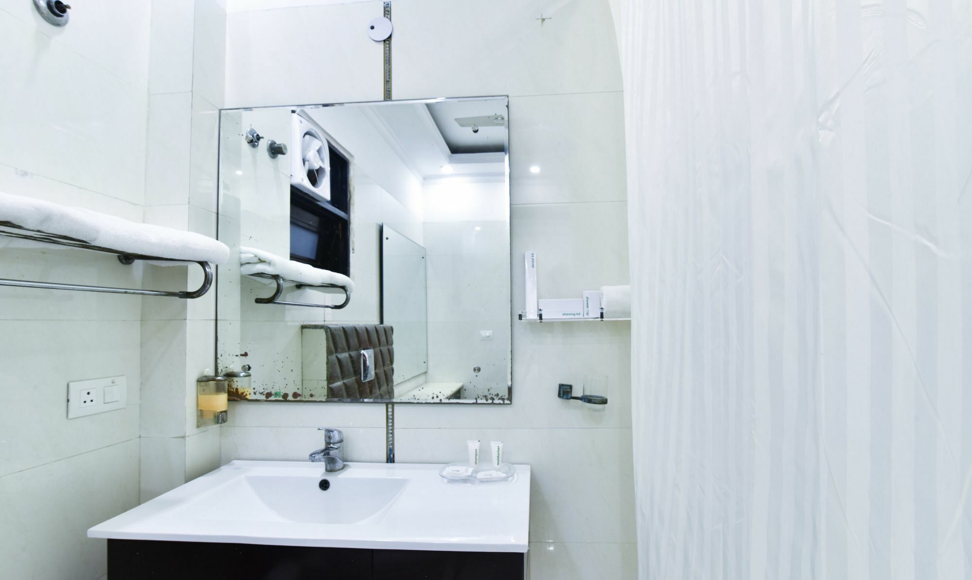 Treebo Trend The G8 Sector 39 Hotel Noida Ngoại thất bức ảnh